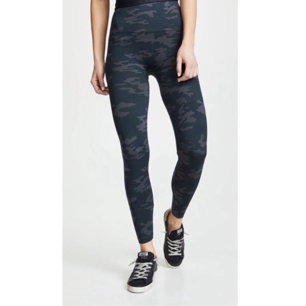 NEW Spanx Seamless Look At Me Now Camo Leggings